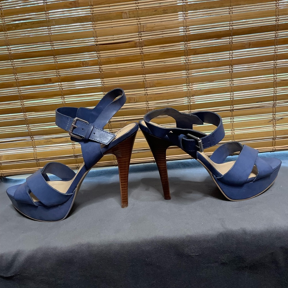 Guess platform heel